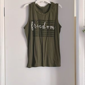🌸🌼Army green USA 🇺🇸 tank top